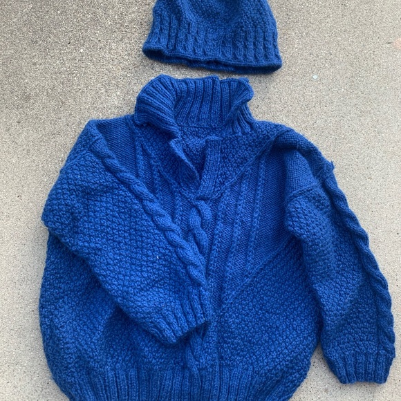 Little boys Knitted Sweater with matching beanie - Picture 1 of 5